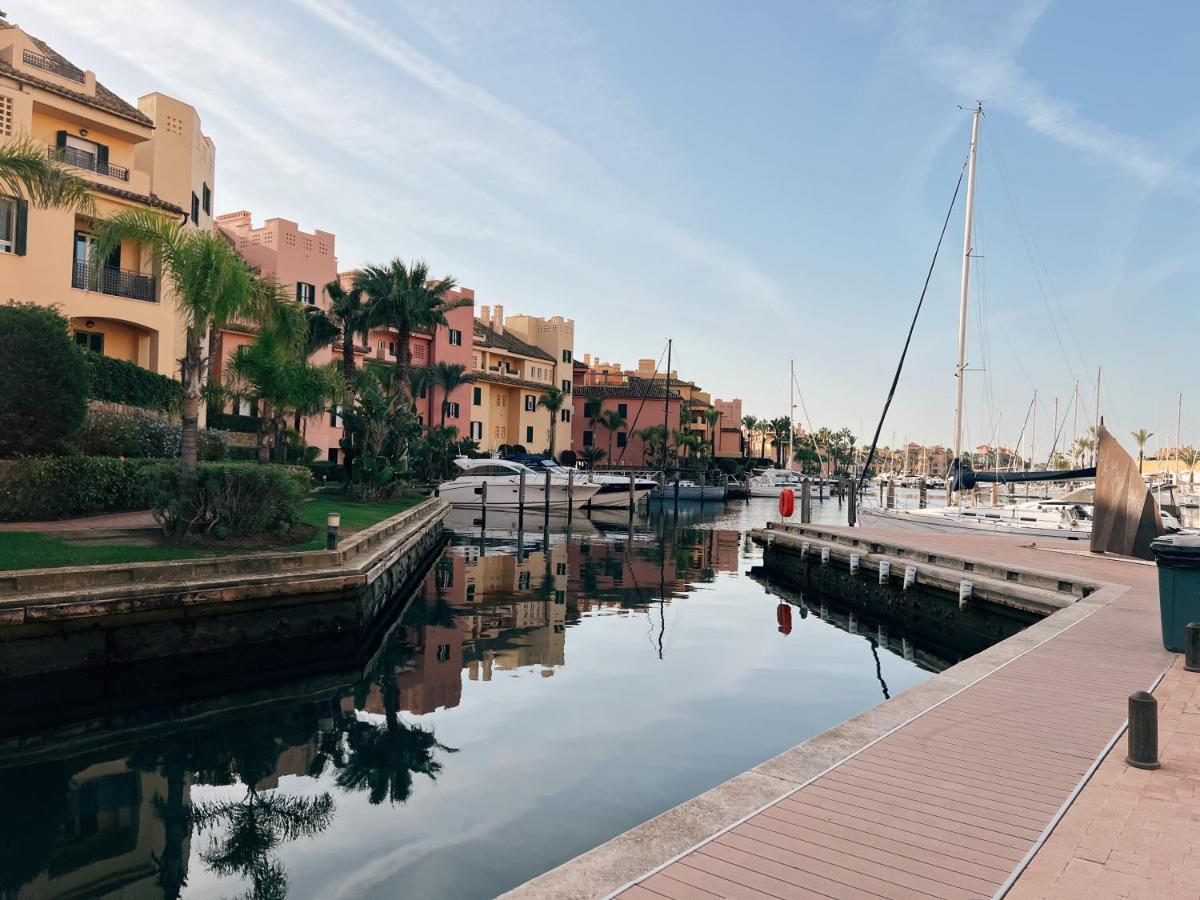 Sotogrande Alboaire- Waterfront Luxury 4 Bedroom Apt In The Marina Of Sotogrande Exterior photo